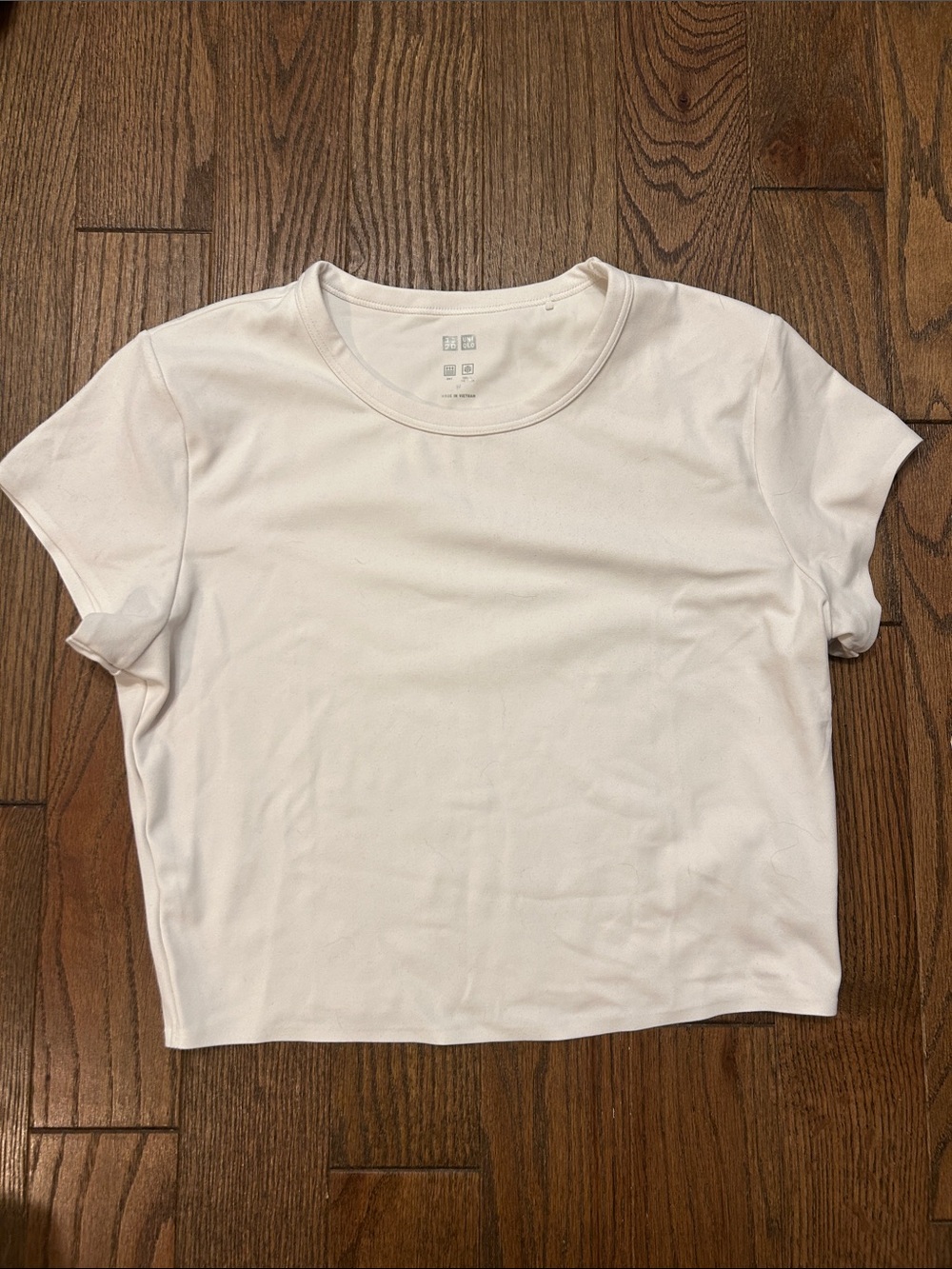 Uniqlo White Short Sleeve Crewneck Tee